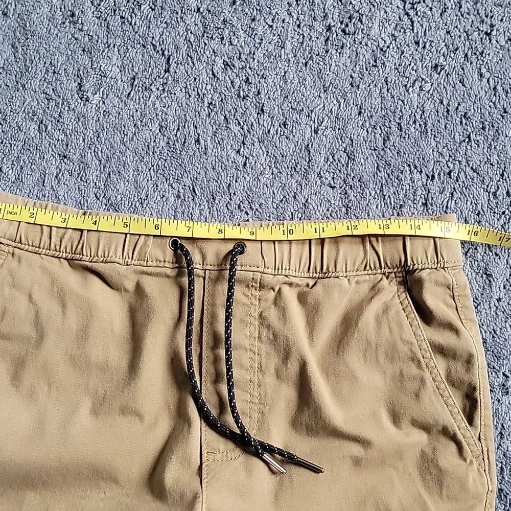 Urban Pipeline men's small khaki pants. 27 1/2 inch inseam.